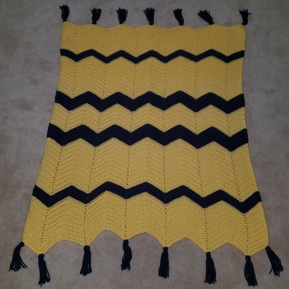Handmade Knit Blanket Yellow Navy Blue Chevron Tassels 35" x 40" Lap Throw Baby